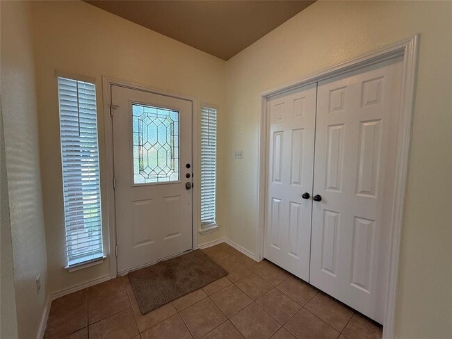 Building Photo - 104 Lava Bed Dr