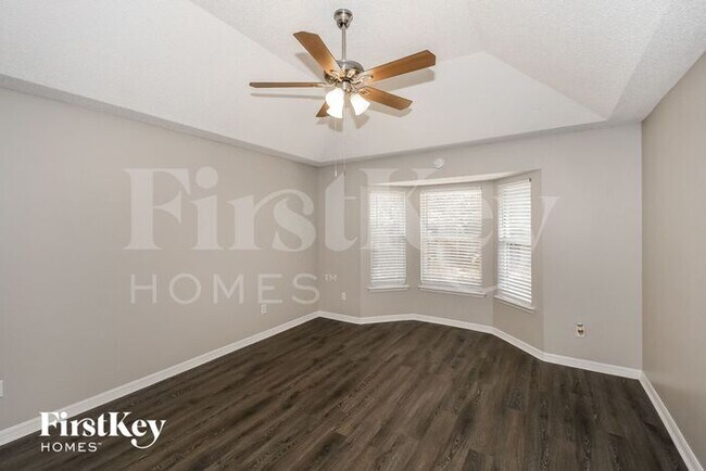 Building Photo - 3421 Provincial Cir S