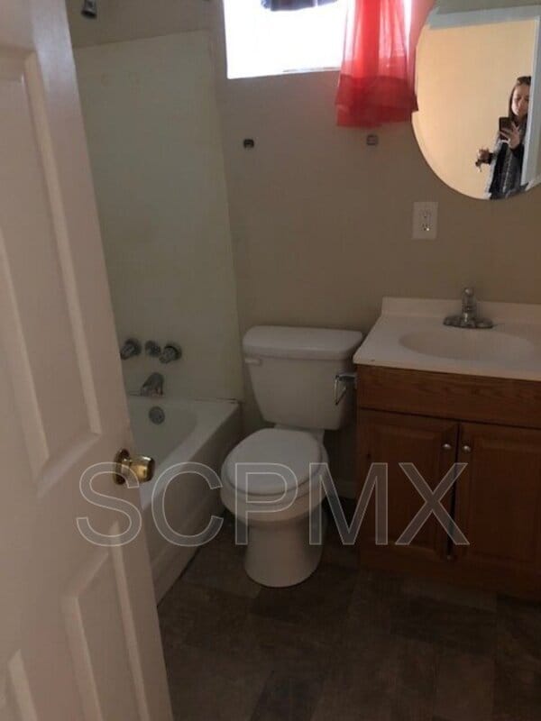 Building Photo - 2000 Hugo Ave