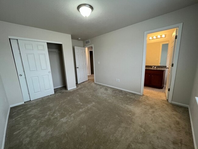 Building Photo - 1845 Tinker Dr
