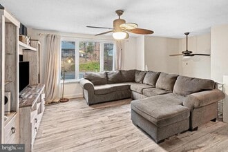 Building Photo - 1005 Aquia Dr