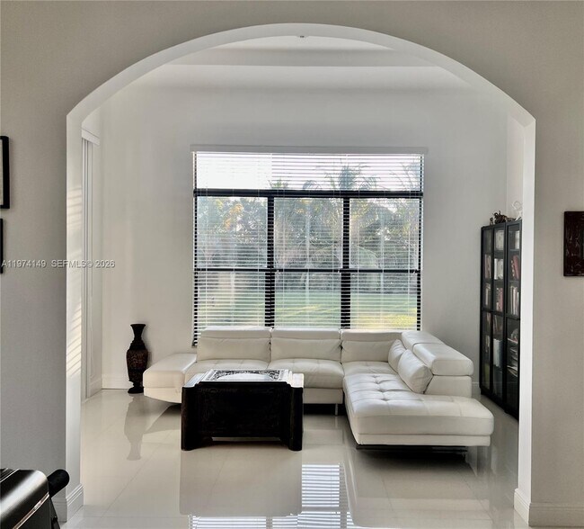 Building Photo - 1460 SW 125th Ave