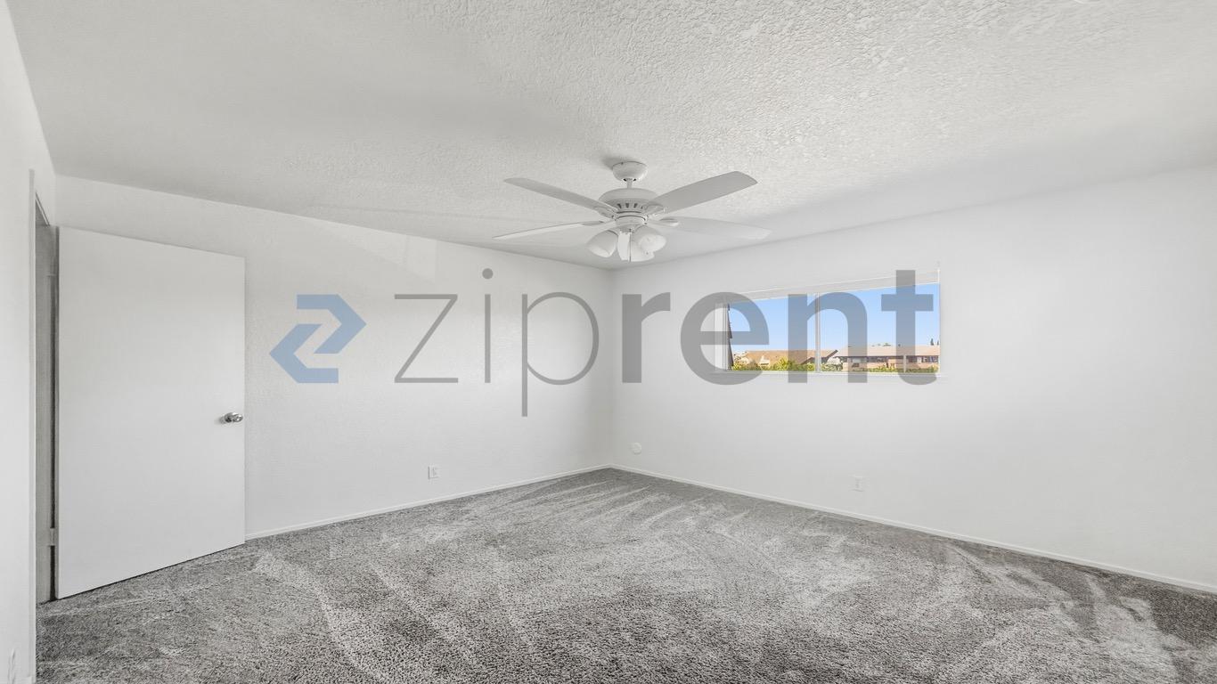 Building Photo - 5188 E Ashlan Ave