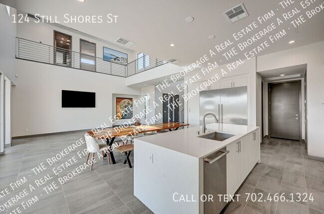 Building Photo - 124 Still Shrs St