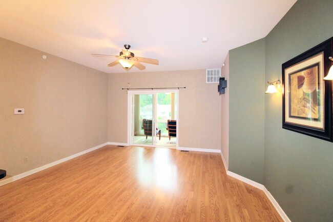 Building Photo - 2 br, 2 bath House - 225 Fountain View