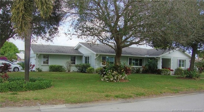 Building Photo - 1843 SE Granada Ln