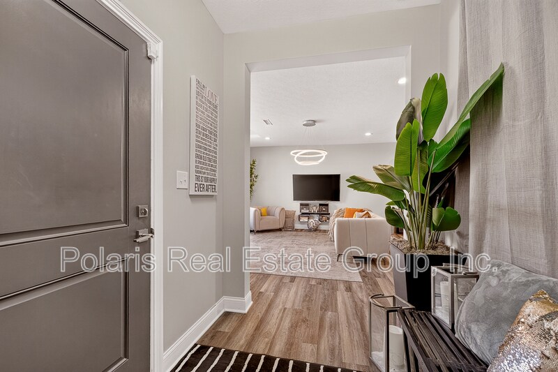 Building Photo - 14217 James Dean Dr