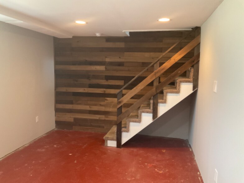 Building Photo - 79 S Harwood Ave