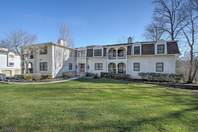 Primary Photo - 17 Heritage Dr