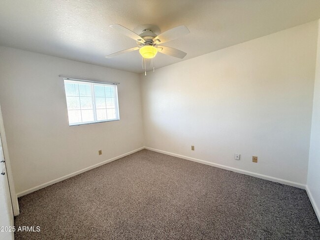 Building Photo - 867 N Arroya Rd