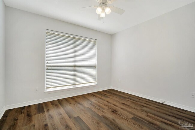 Building Photo - 28 Easton St