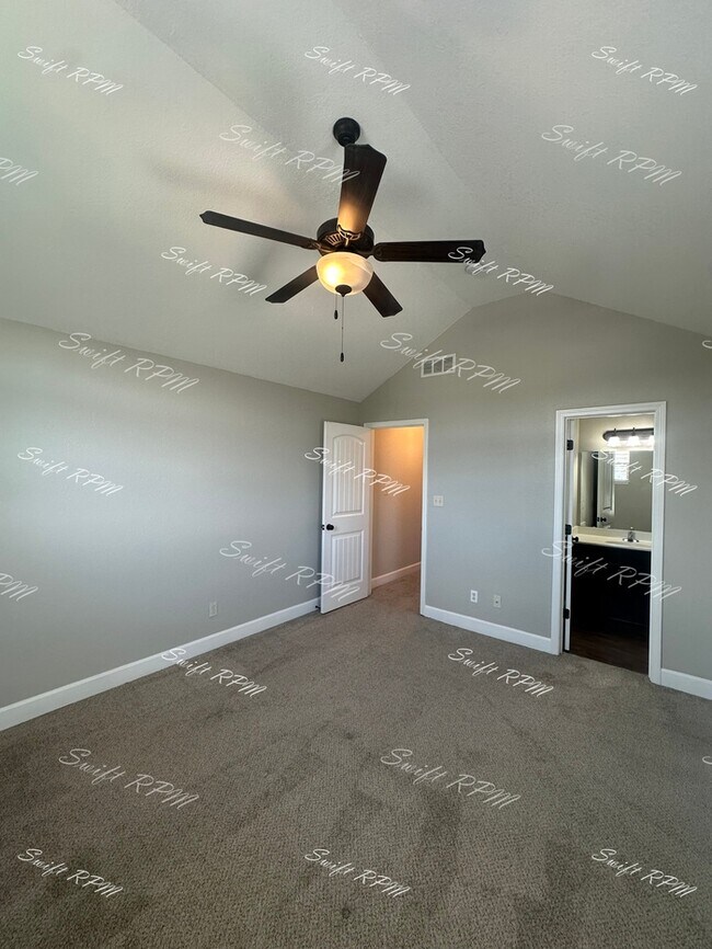 Building Photo - 21615 Westover Ct