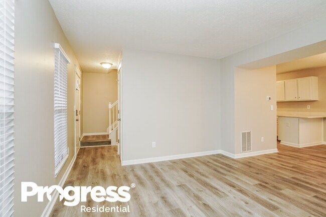 Building Photo - 490 Durham Ln