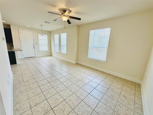 Building Photo - 2216 Creekside Ln