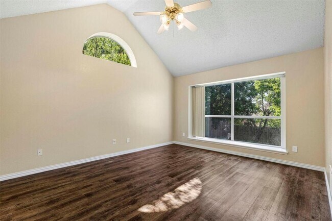 Building Photo - 4953 Sunset Ridge Dr