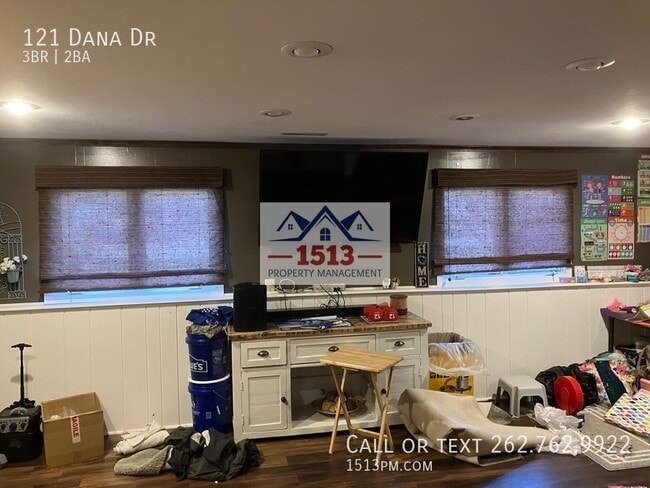Building Photo - 121 Dana Dr