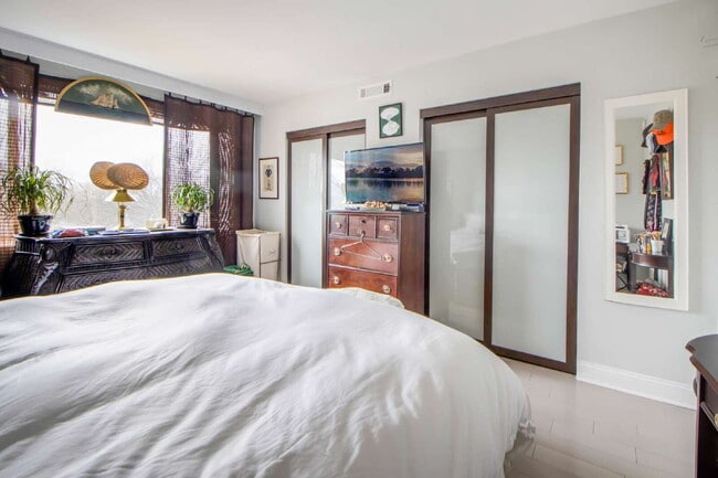 Building Photo - Affordable (utils included!) Luxury Living...