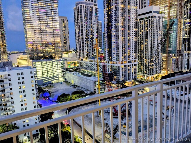 Building Photo - 850 N Miami Ave