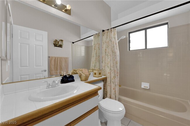 Building Photo - 1419 Santa Margarita St