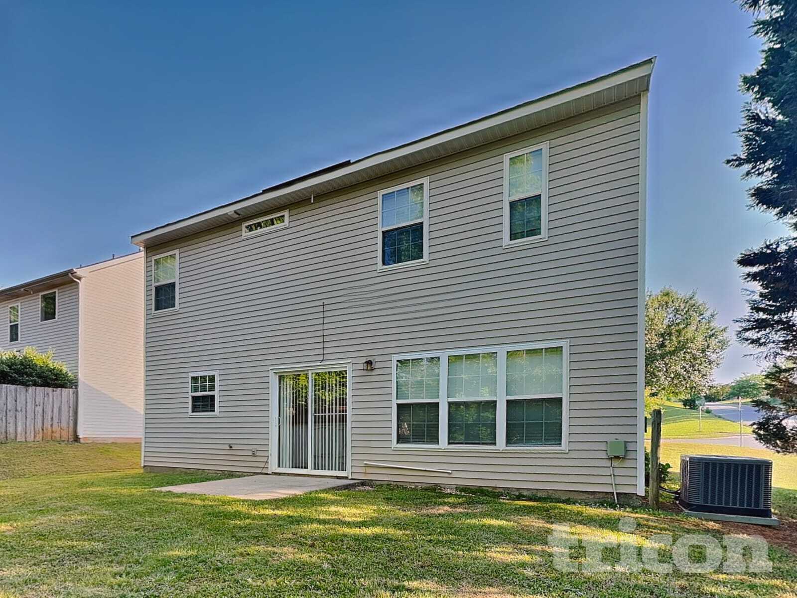 Building Photo - 5940 Briggs Dr