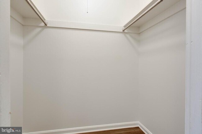 Building Photo - 822 Quince Orchard Blvd