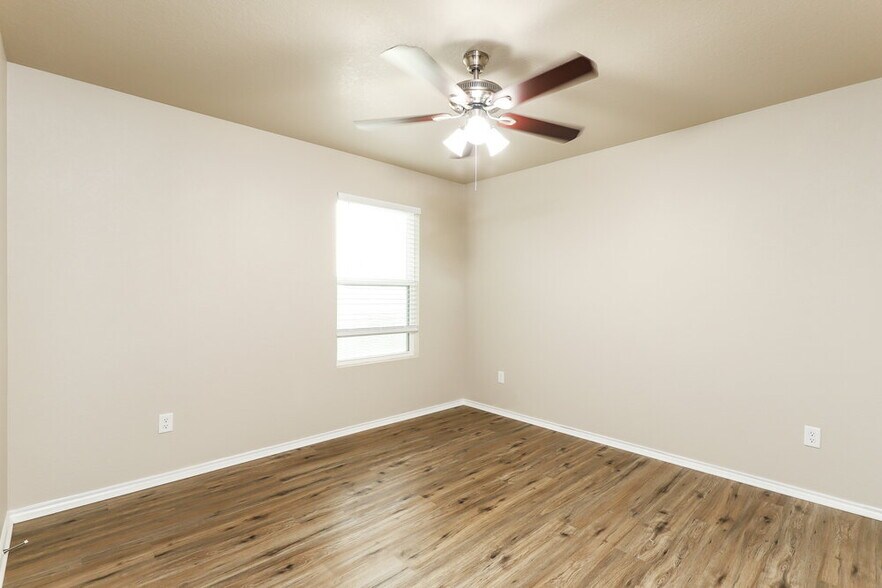 Building Photo - 165 Texas Thistle