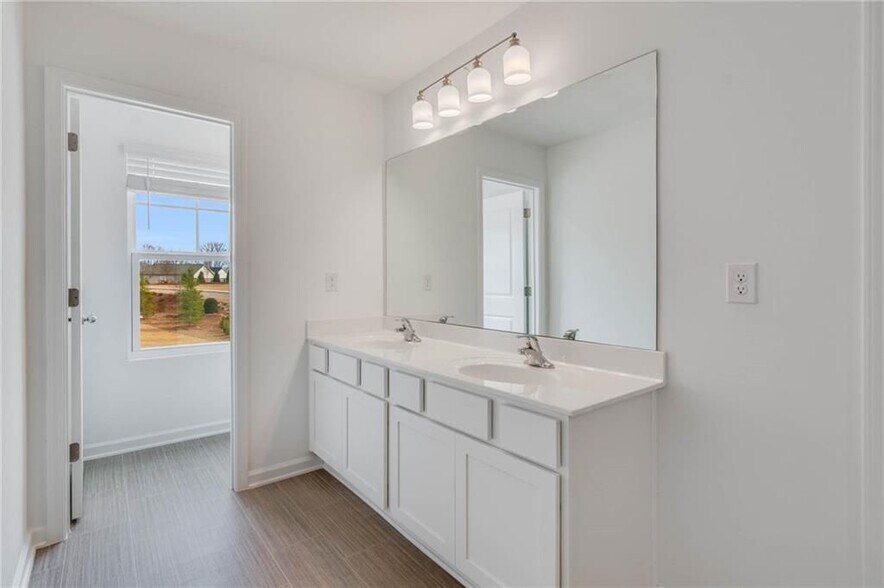 Building Photo - 5820 Flint Ln