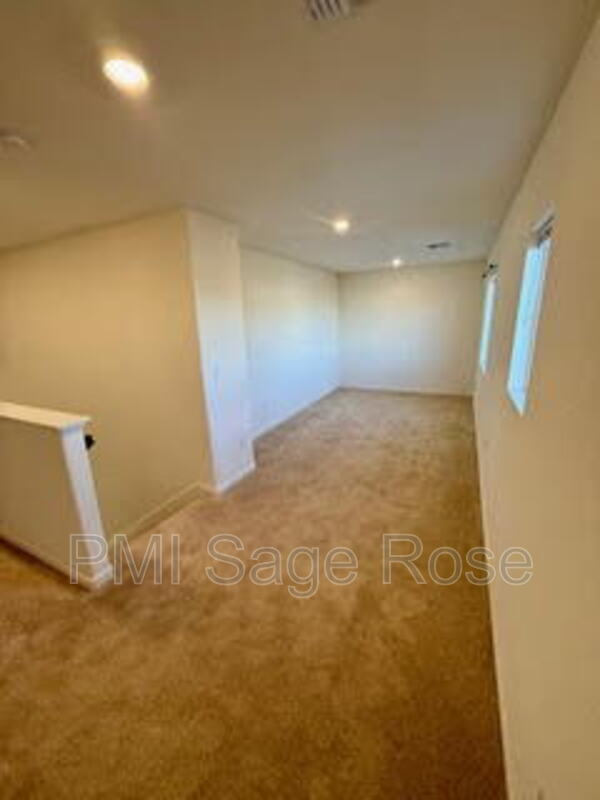 Building Photo - 8932 Coyote Blf Dr