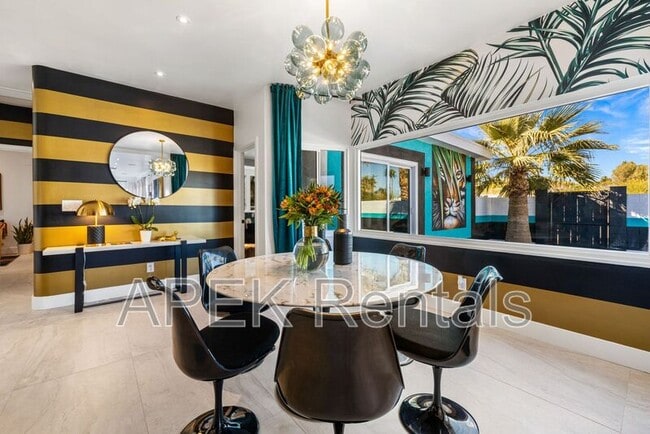 Building Photo - 2325 N Girasol Ave