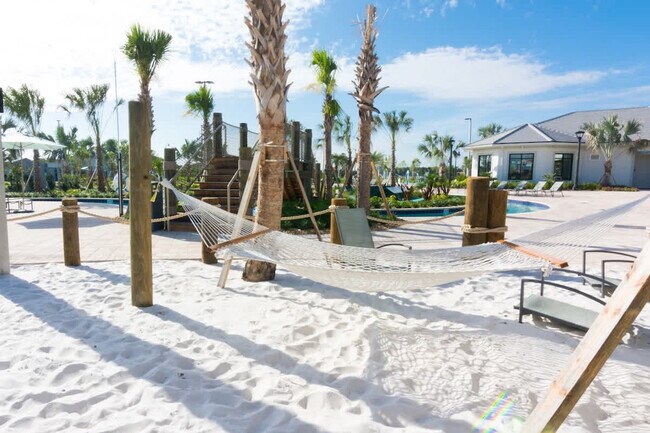 Building Photo - 4702 Sleepy Hollow Dr