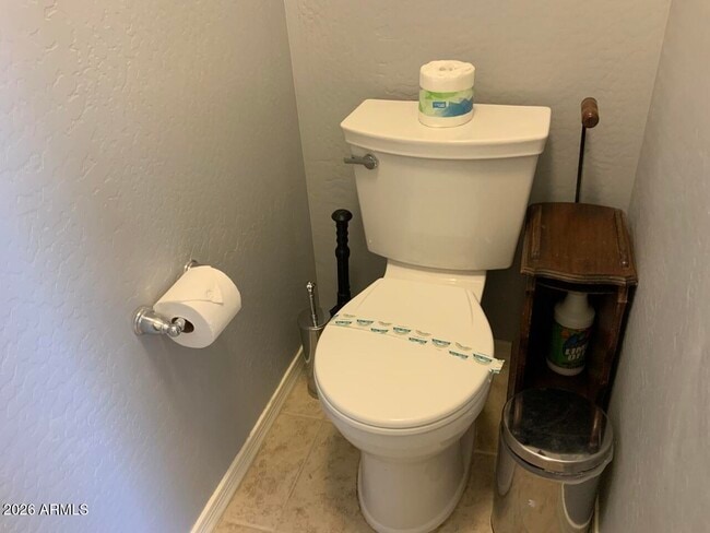 Building Photo - 2114 E Aire Libre Ave