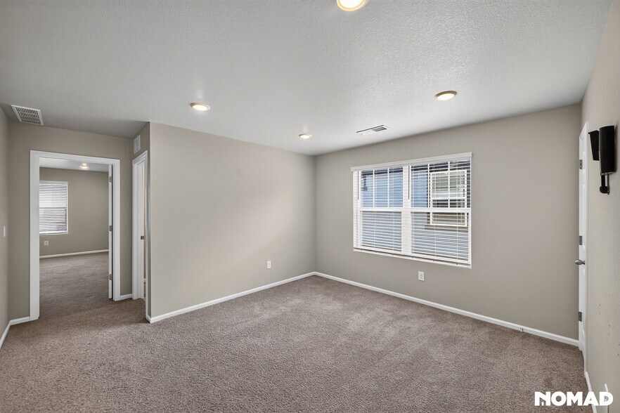 Building Photo - 745 N Tempe St