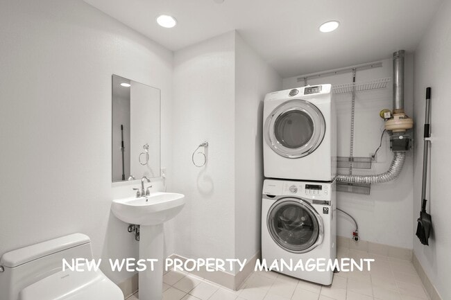 Building Photo - Expansive East Village 2-Bedroom at Parklo...