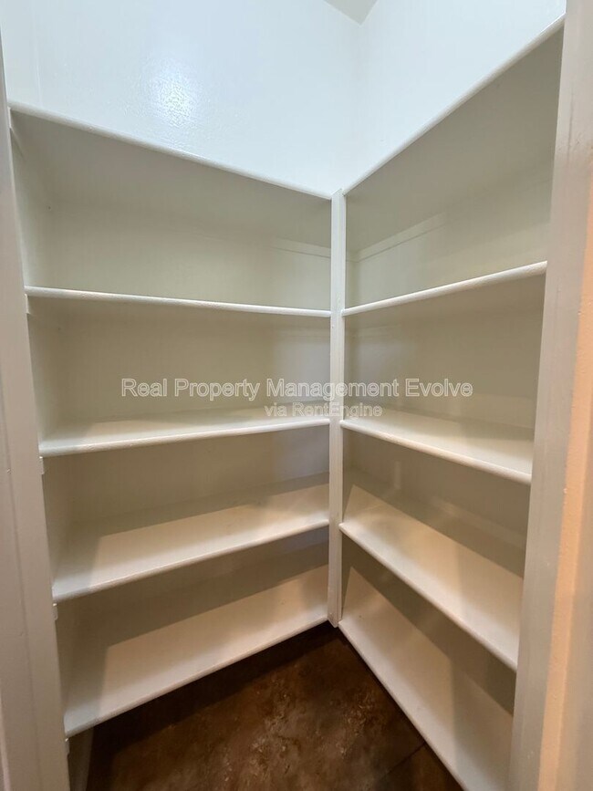 Building Photo - 8014 W Pima St