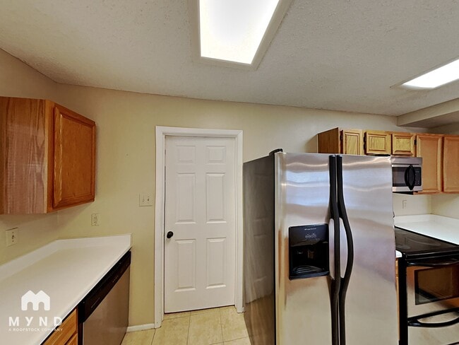 Building Photo - 21638 Longwood