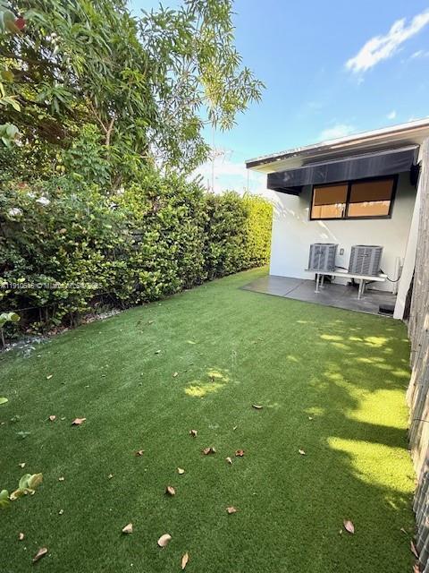 Building Photo - 1243 SW 30th Pl