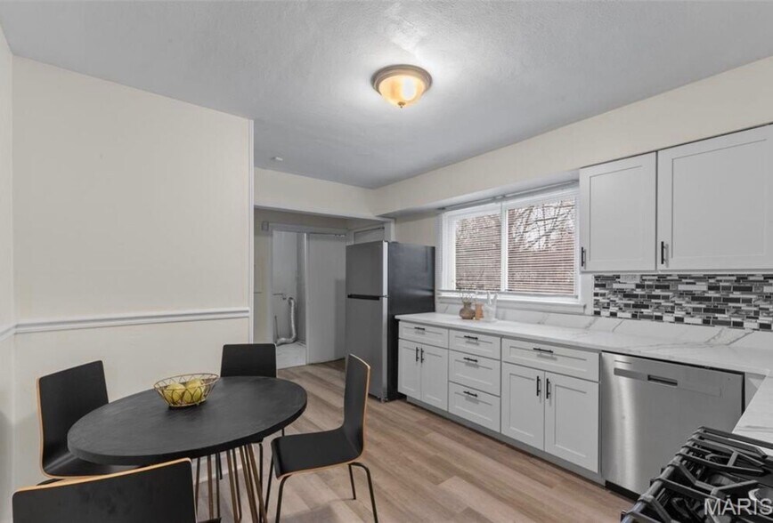 Building Photo - 9848 Lorna Ln