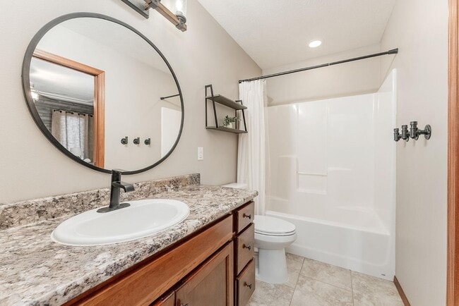 Building Photo - 5721 Bream Ct