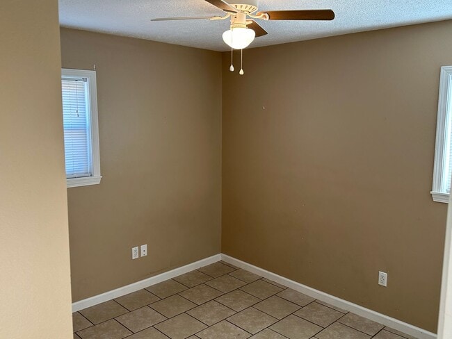 Building Photo - 2 Bedroom Duplex in Bald Knob – Great Location!