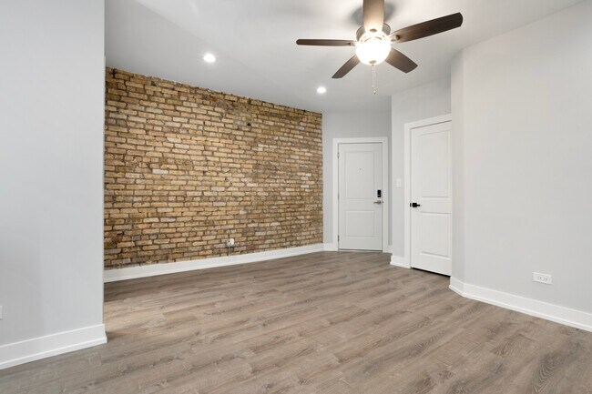 Building Photo - 1651 W Jonquil Terrace