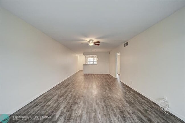 Building Photo - 4401 Martinique Ct