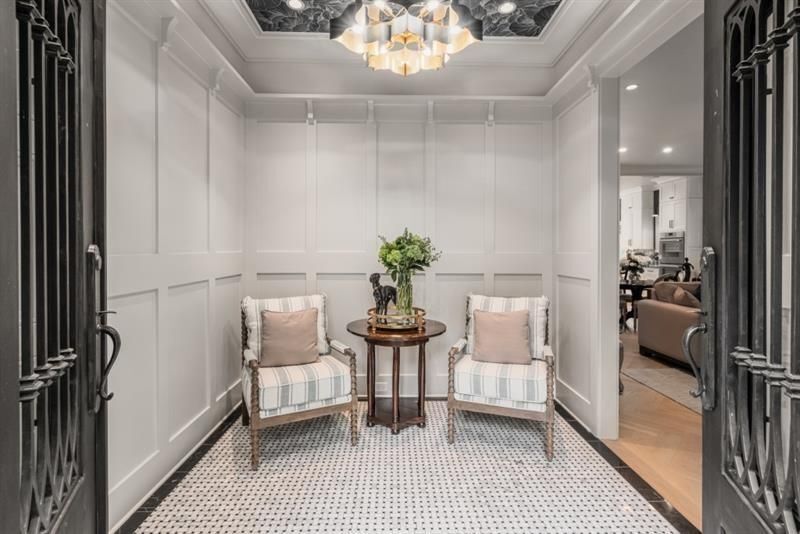 Building Photo - 407 8th St NE