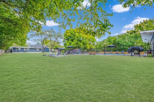 Building Photo - 562 Neelys Bend Rd