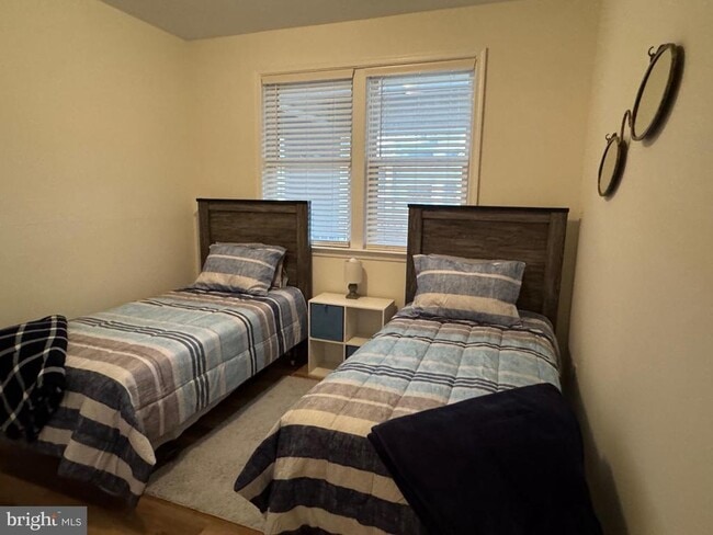 Building Photo - 622 Oyster Bay Pl