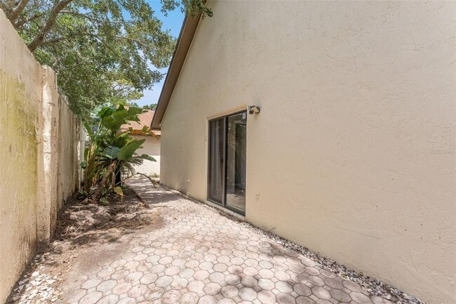 Building Photo - 13721 Lazy Oak Dr