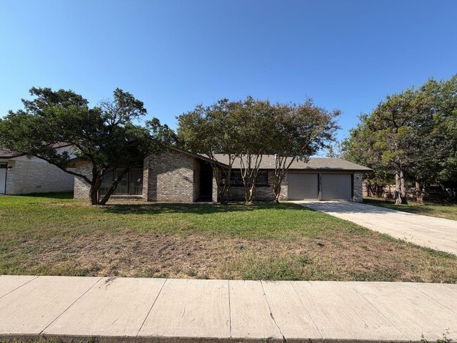 Building Photo - WELCOME HOME TO NORTHERN HILLS GOLF COMMUN...