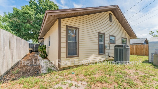 Building Photo - 766 91st Ave N