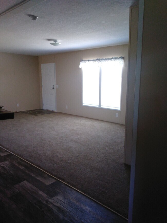 Building Photo - 818 W Grantville Rd