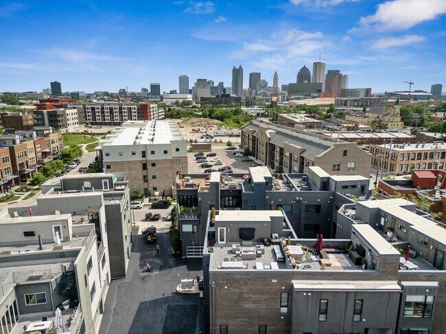 Building Photo - 236 Neruda Ave