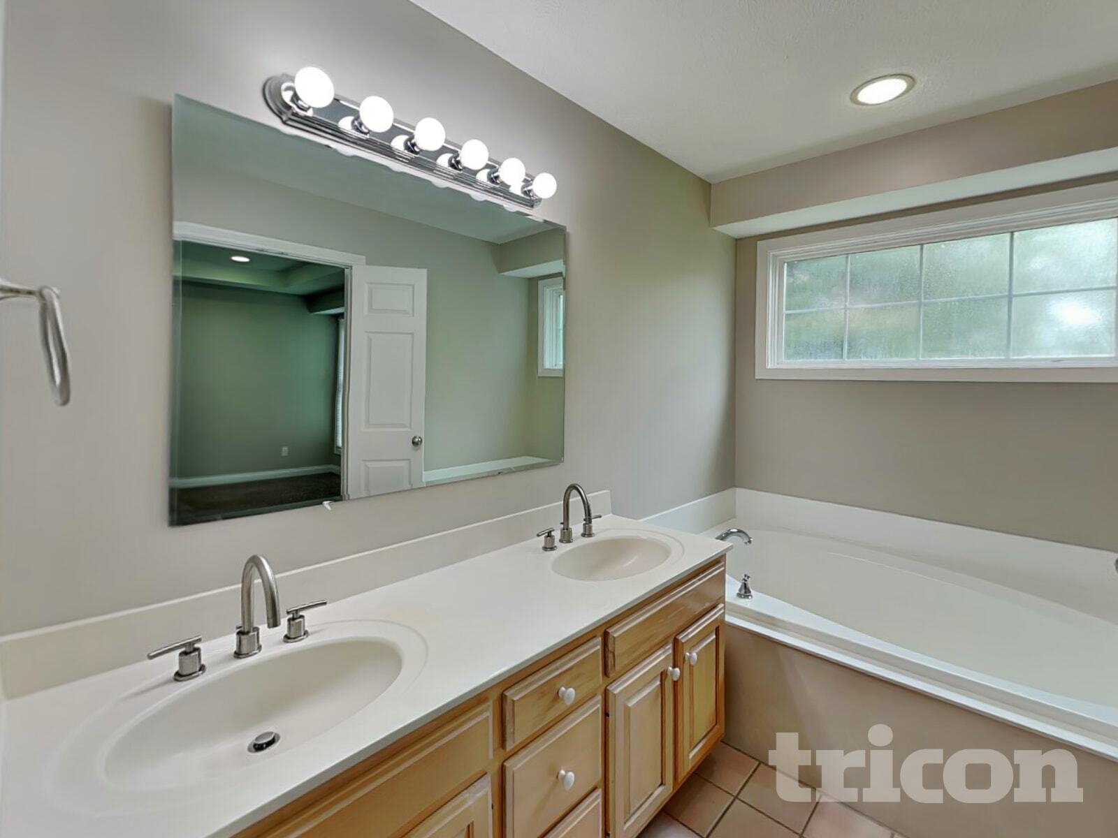 Building Photo - 3279 Wheaton Ct